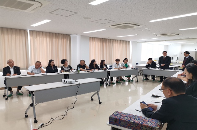 4008云顶集团中央厨房职员与校园团餐同盟静冈市学校给食加工中心考察交流